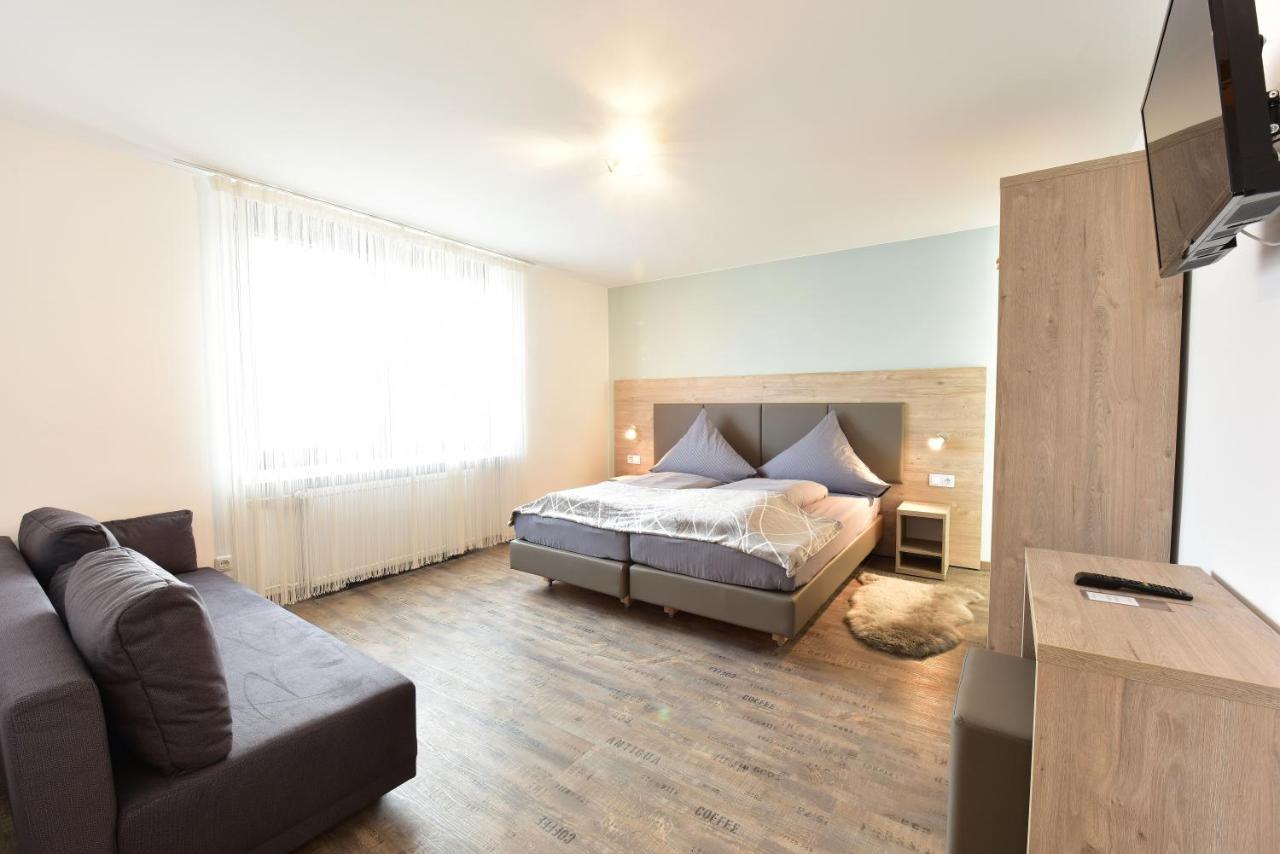 1A Gaestehaus Am Hafen Нюрнберг Экстерьер фото