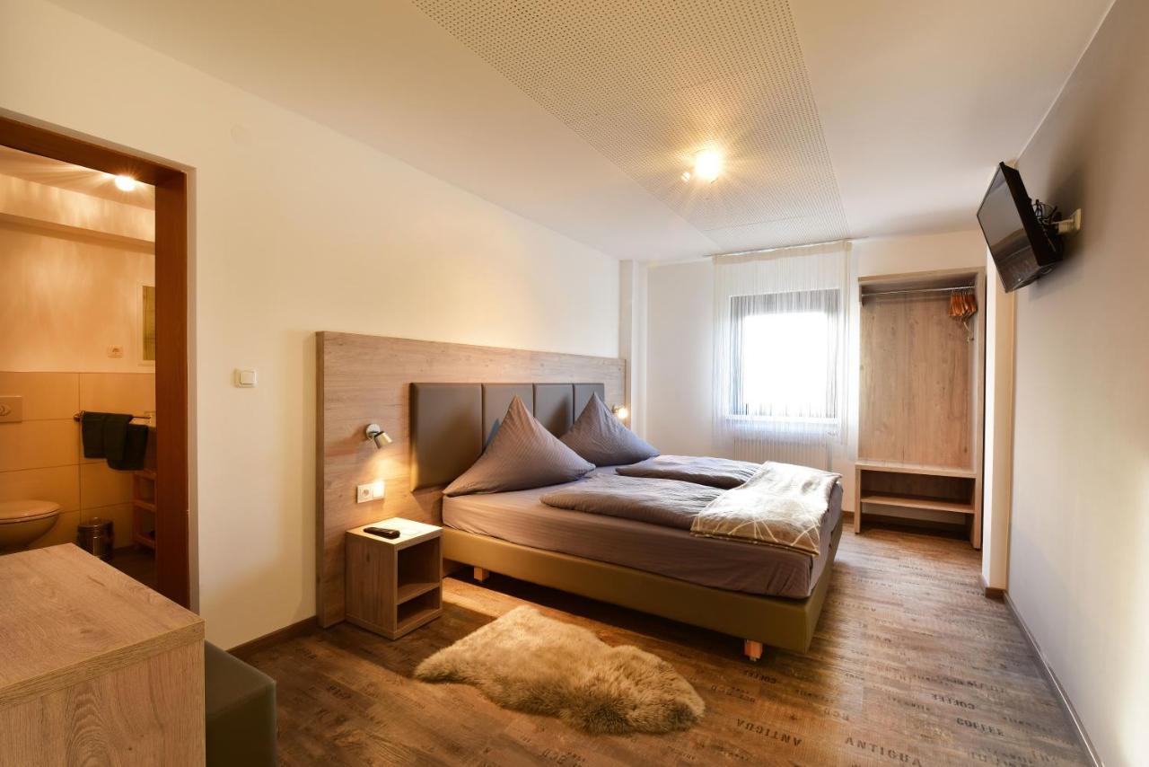 1A Gaestehaus Am Hafen Нюрнберг Экстерьер фото